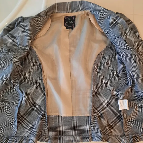 My Michelle Short Sleeve Blazer - Picture 4 of 6